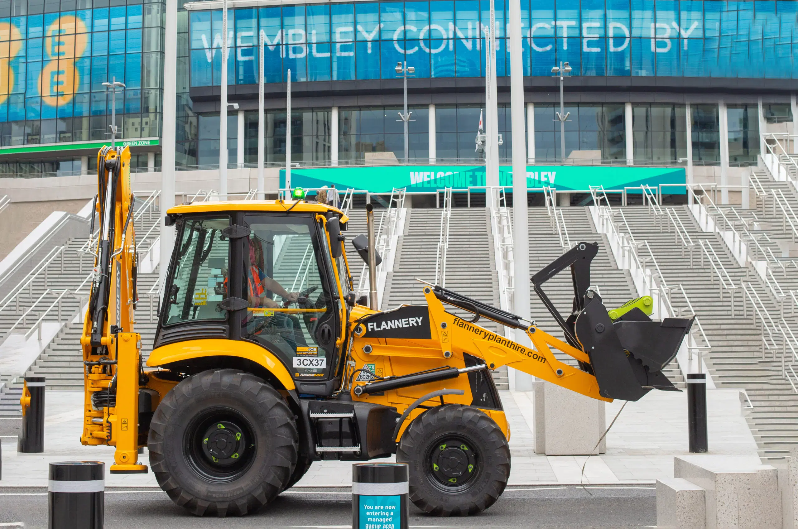 Mini digger hire in Richmond for trenching and groundworks